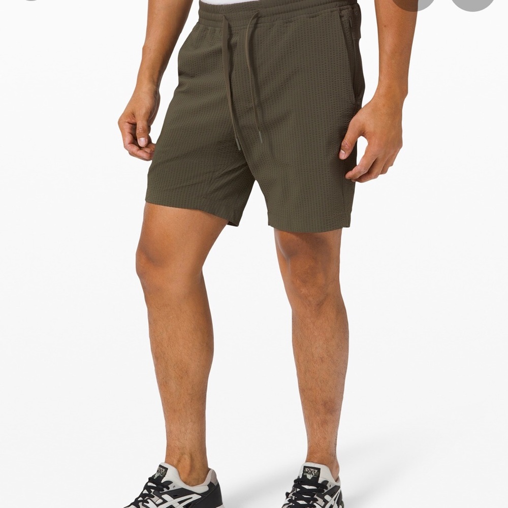 Lululemon Bowline 8” Short Dark Olive Seersucker
